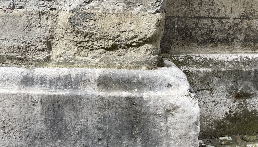 pierre angulaire / ©vrochat, cathédrale de Lausanne